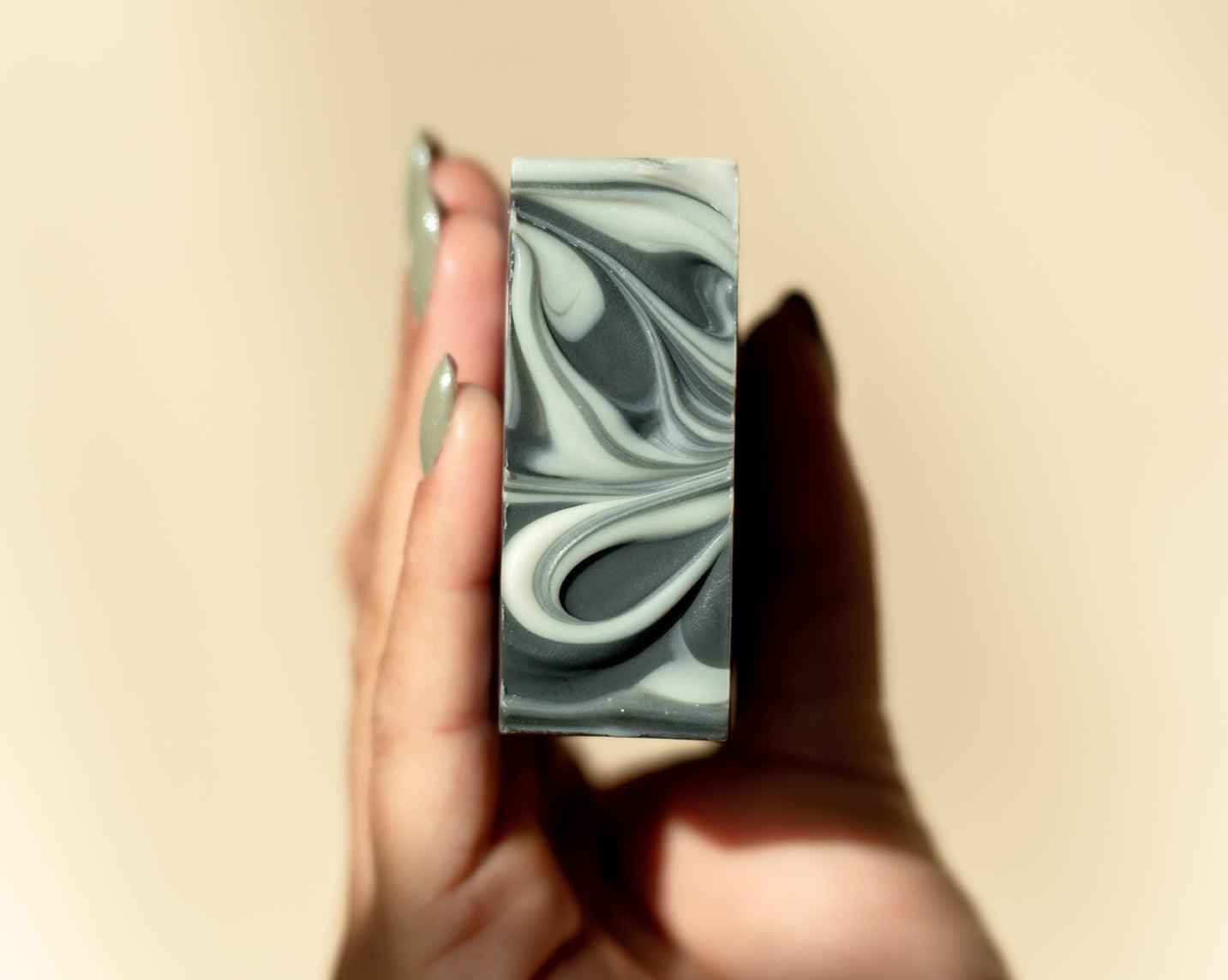 Ekologisk handgjord tvål -  Coal & Clay - Detox Soap med Tea tree, Lavendel och Mynta