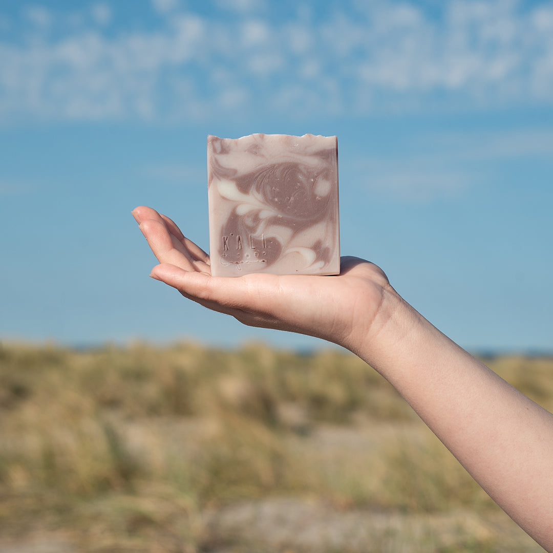 Ekologisk handgjord tvål - Purple Clay - Lila lera med Frankincense