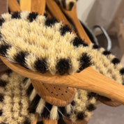 Bath brush with handle - oiled oak