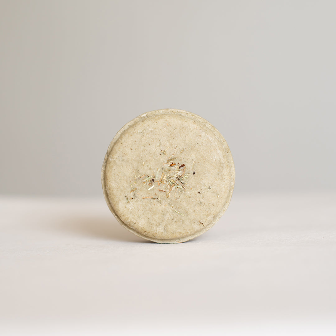 Schampokaka SOOTHE - nässla & åkerfräken med grön lera