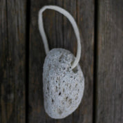 Naturlig pimpsten med snöre