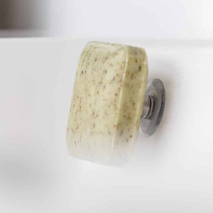 Magnetisk tvålhållare med sugpropp