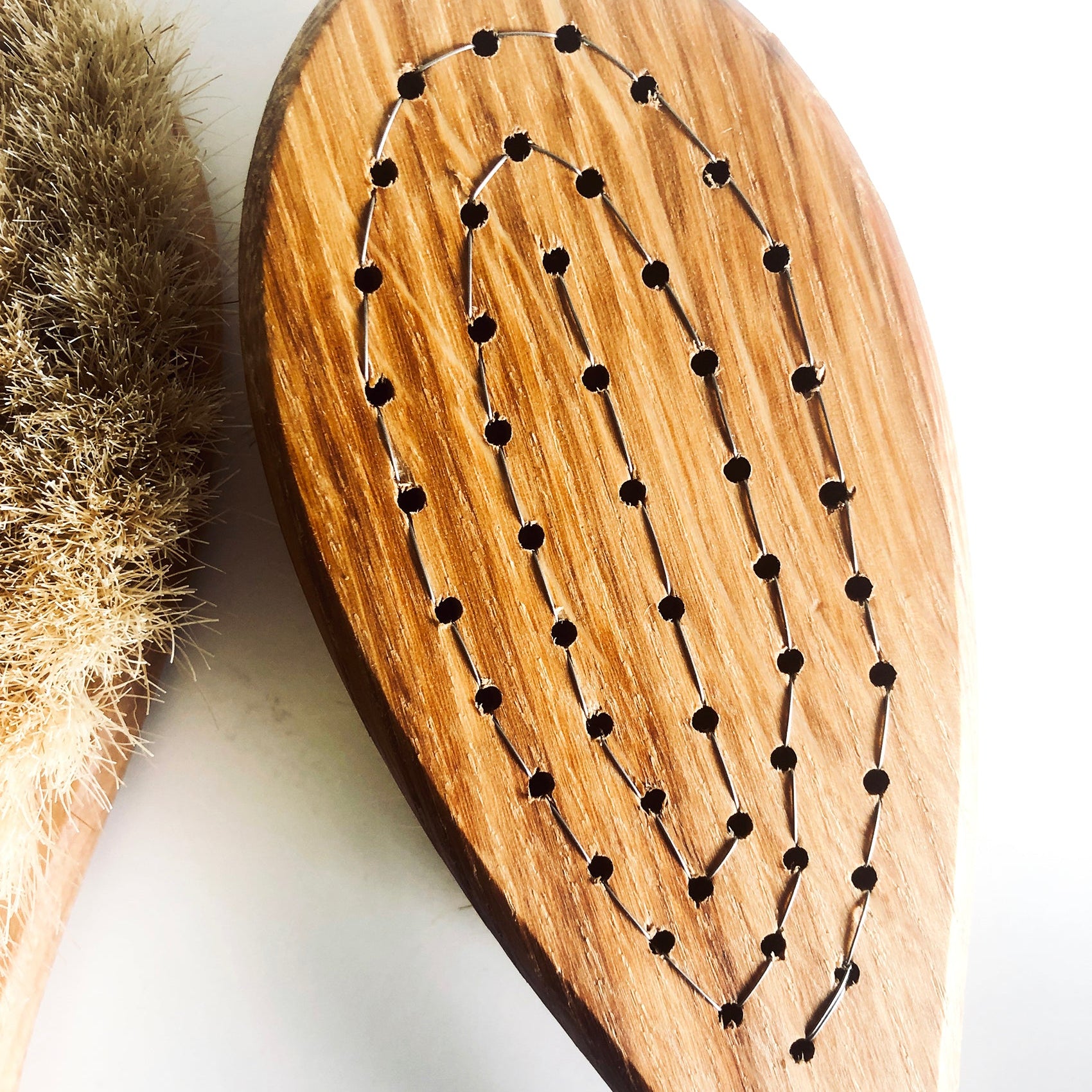 Bath brush with handle - oiled oak